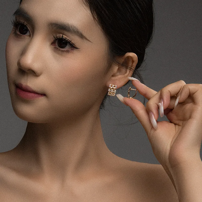 Golden Link Pave Hoop